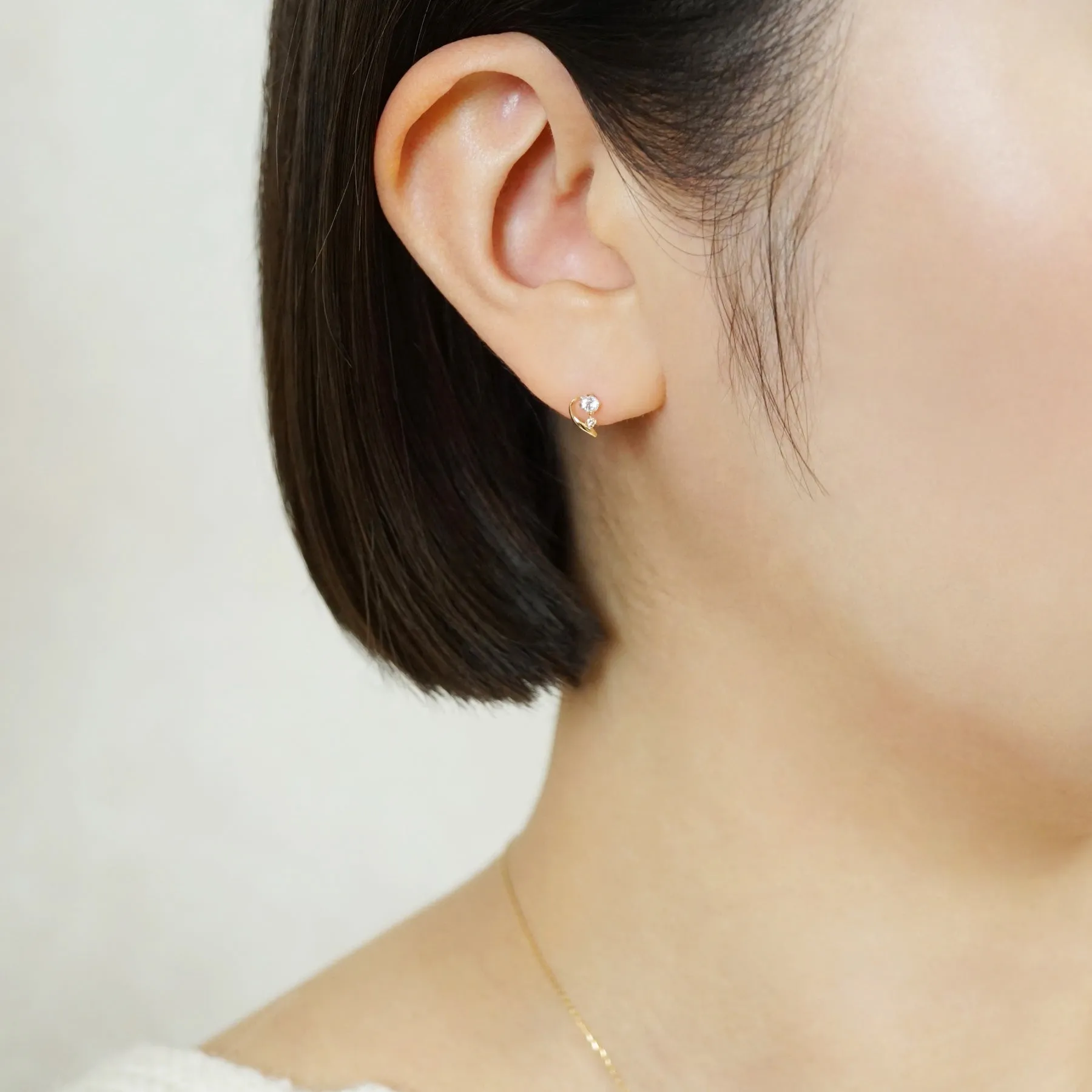 18K/10K Diamond Twisted Line Earrings (Yellow Gold)