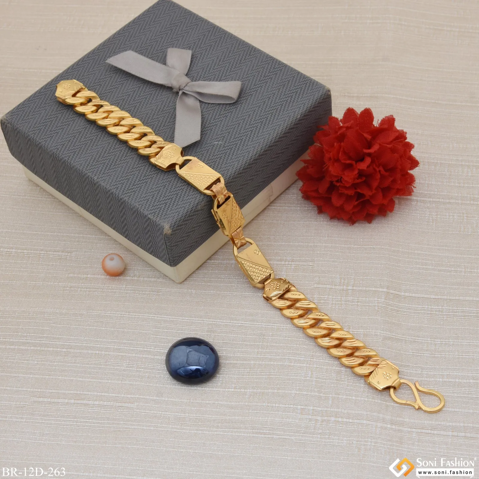 Finely Detailed Design Gold Plated Pokal Nawabi Bracelet for Men - Style D263