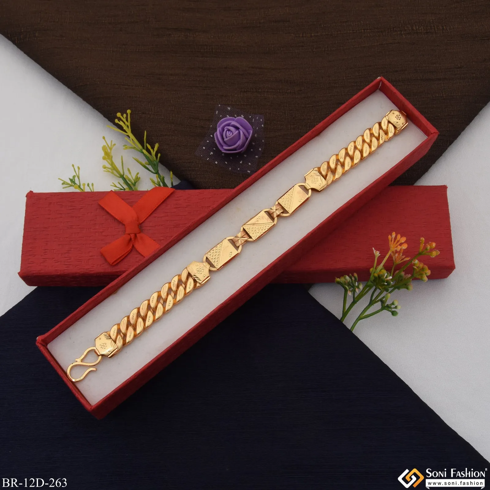 Finely Detailed Design Gold Plated Pokal Nawabi Bracelet for Men - Style D263