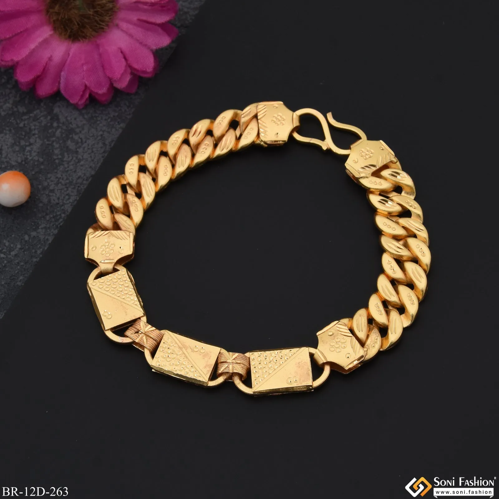 Finely Detailed Design Gold Plated Pokal Nawabi Bracelet for Men - Style D263