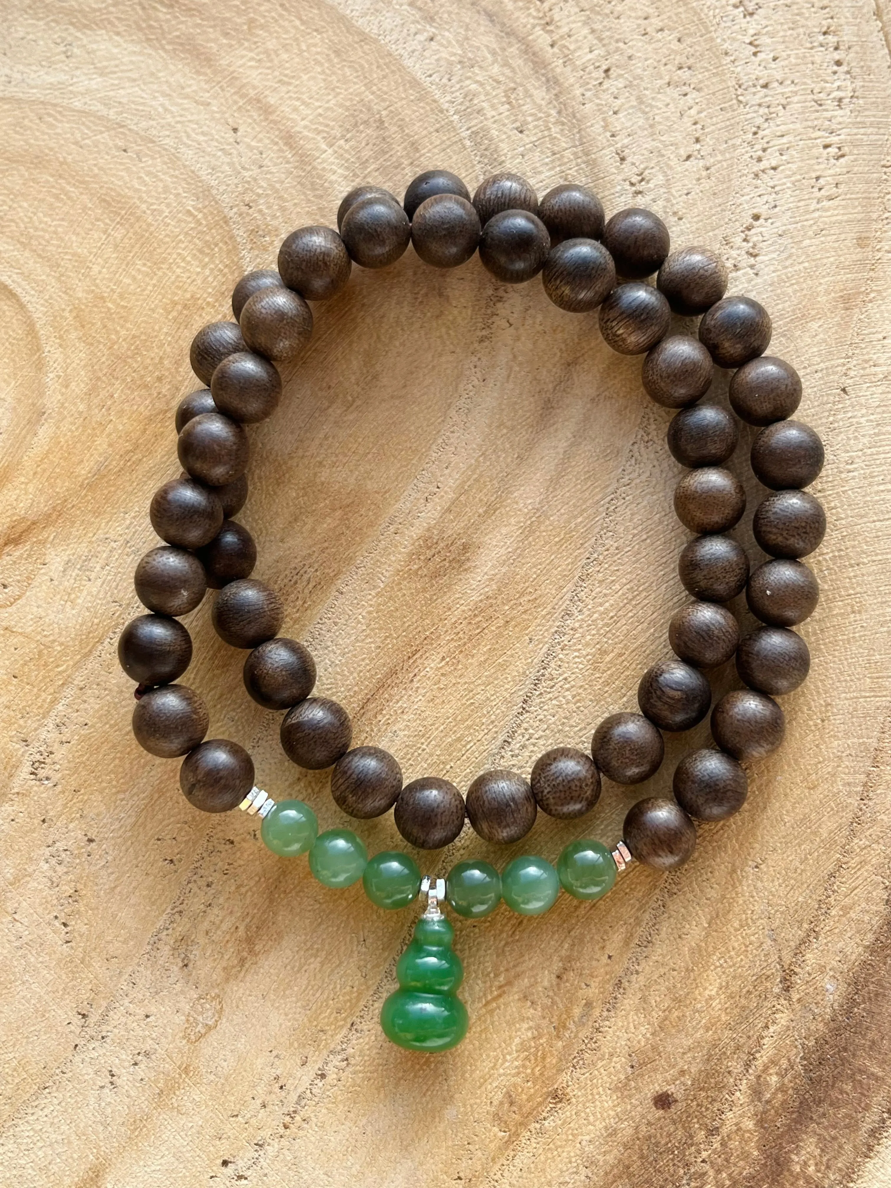 Handmade Double Loop Bracelet with 4mm  Jade Beads, Jade Hulu and 6mm  Agarwood beads, 碧玉葫芦沉香手串