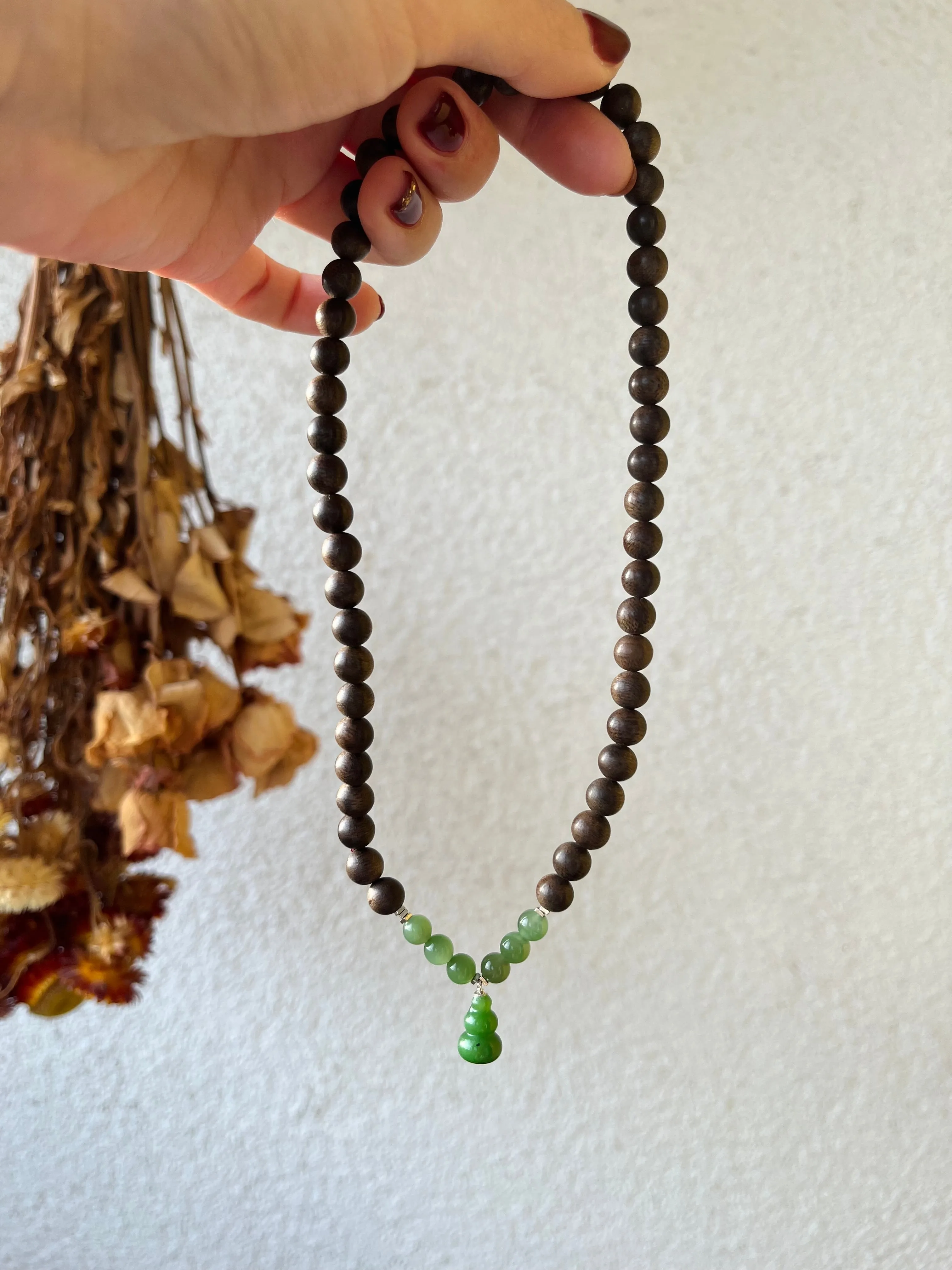 Handmade Double Loop Bracelet with 4mm  Jade Beads, Jade Hulu and 6mm  Agarwood beads, 碧玉葫芦沉香手串